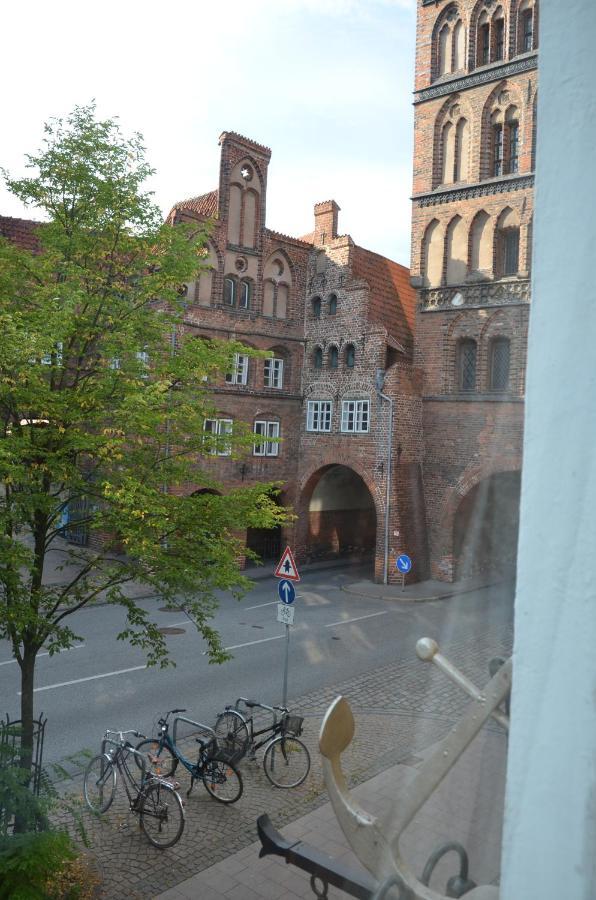 Altstadthotel Zum Goldenen Anker Любек Экстерьер фото
